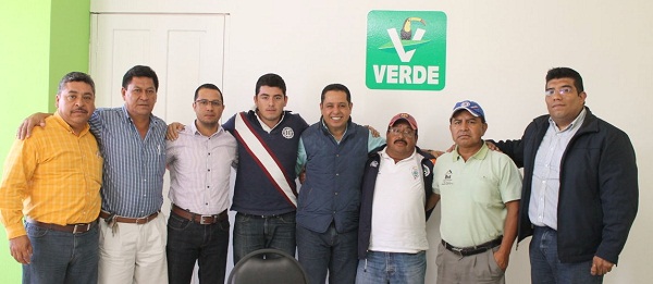 Mario Guillén refrenda compromiso con futbolistas comitecos