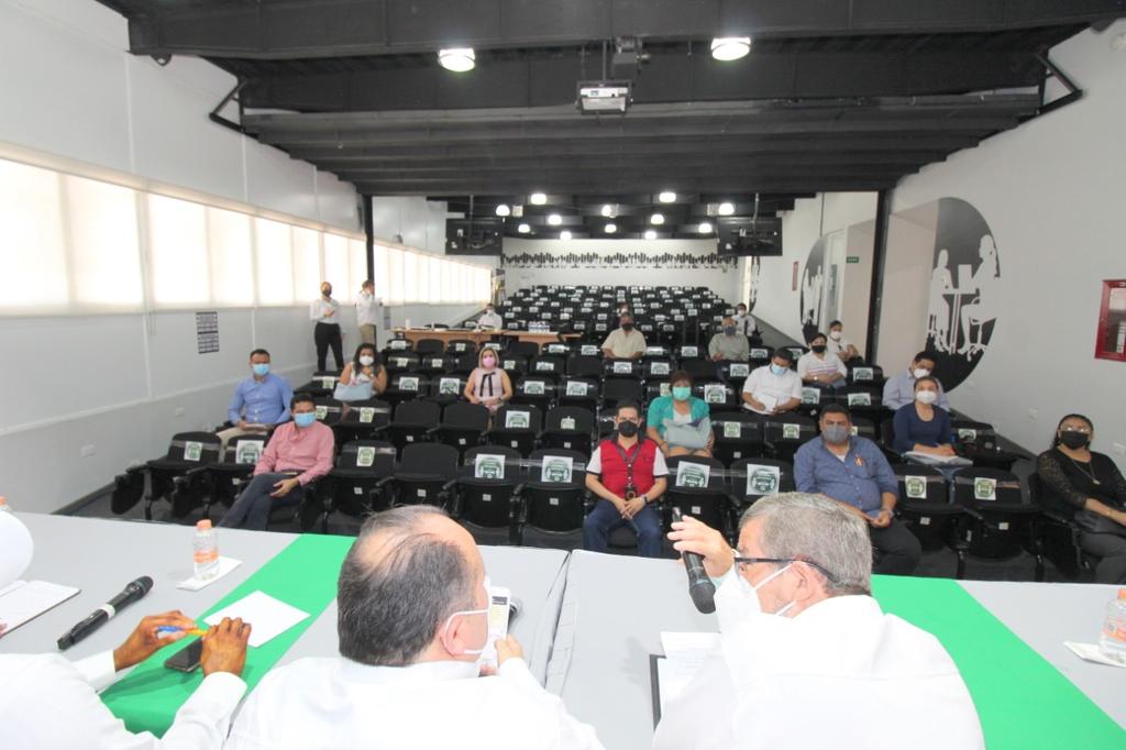 IAP Chiapas con 44 años de experiencia ofrece certificación en cumplimiento a la ley de desarrollo constitucional en materia de gobierno municipal al equipo de trabajo de los primeros presidentes municipales electos no impugnados para el periodo 2021-2024