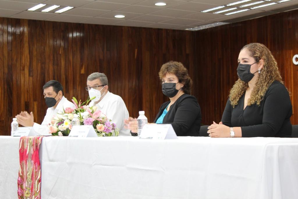 Encabeza la Secretaria General de Gobierno y el Presidente del IAP Chiapas la entrega de certificados de competencias laborales a&nbsp;delegadas y delegados de Gobierno