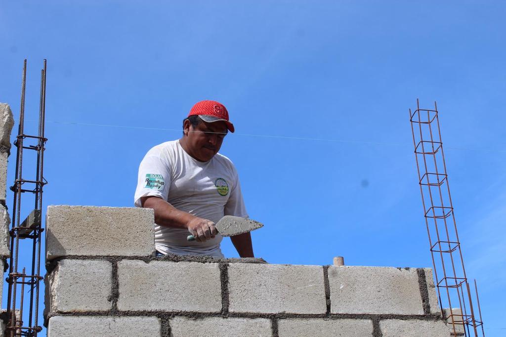 Provich genera más de 2 mil 900 empleos con el Programa Nacional de Reconstrucción