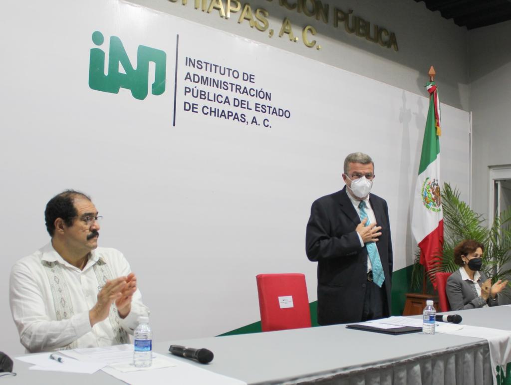IAP Chiapas entrega títulos electrónicos en Maestría en Educación y Maestría en Administración y Políticas Públicas