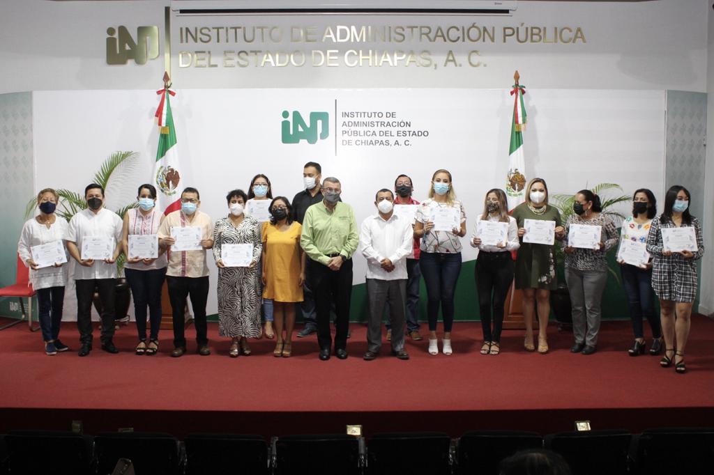 Servidoras y servidores públicos de Provich, certificados por IAP en enfoque de igualdad de género