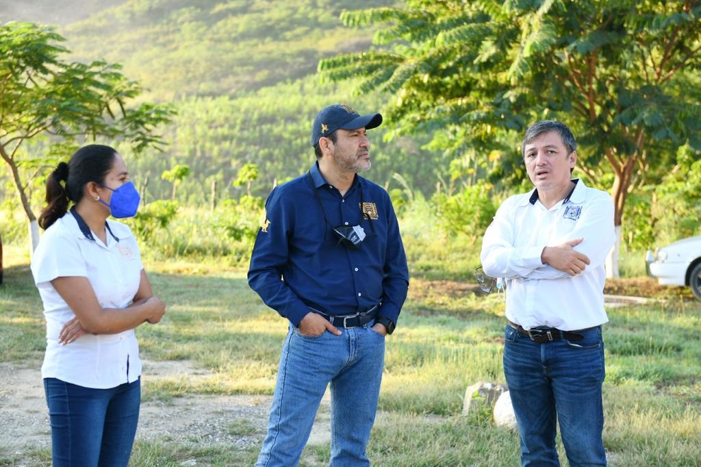 Se reúne el rector de la UNACH, Carlos F. Natarén Nandayapa con integrantes de la comunidad de la Escuela de Estudios Agropecuarios