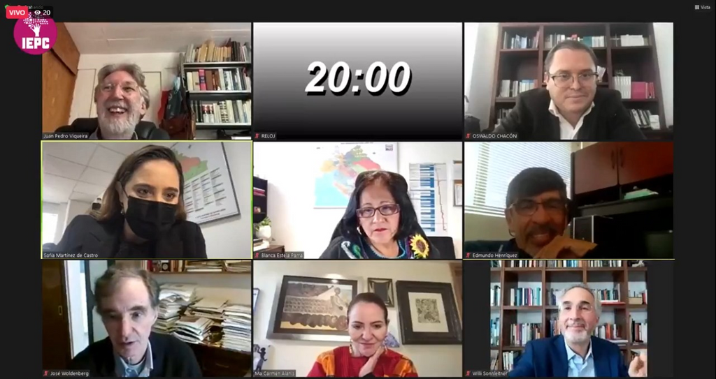 Realiza IEPC conversatorio con especialistas para analizar la obra “Democracia en tierras indígenas”