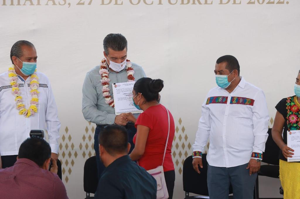 Provich beneficia a 133 familias con paquetes de materiales, en Acala