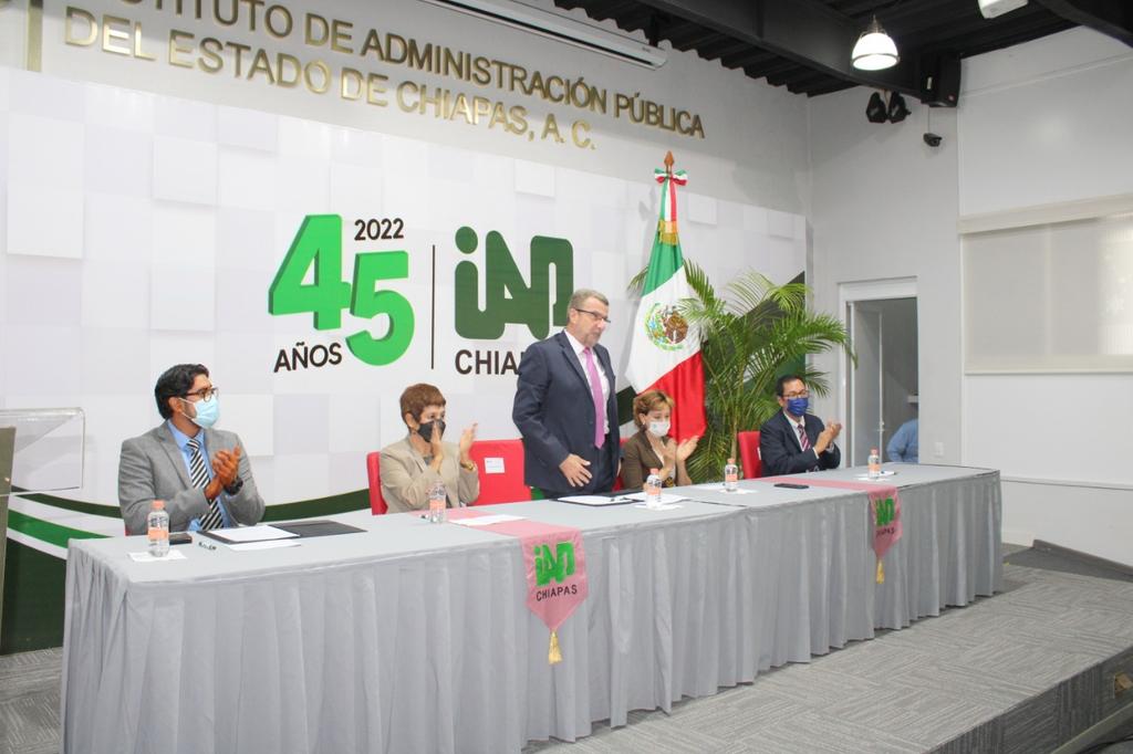 Egresan del Doctorado en Administración Pública y de la Maestría en Administración y Políticas Públicas del IAP Chiapas