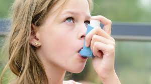 50% de los niños con asma en mayor riesgo de hospitalización por crisis asmáticas