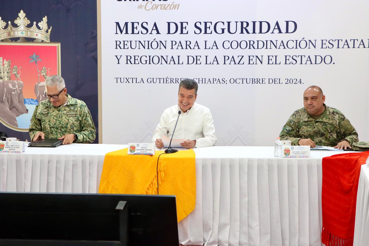 Rutilio Escandón felicita y reconoce a la Universidad Autónoma de Chiapas por su 50 aniversario 