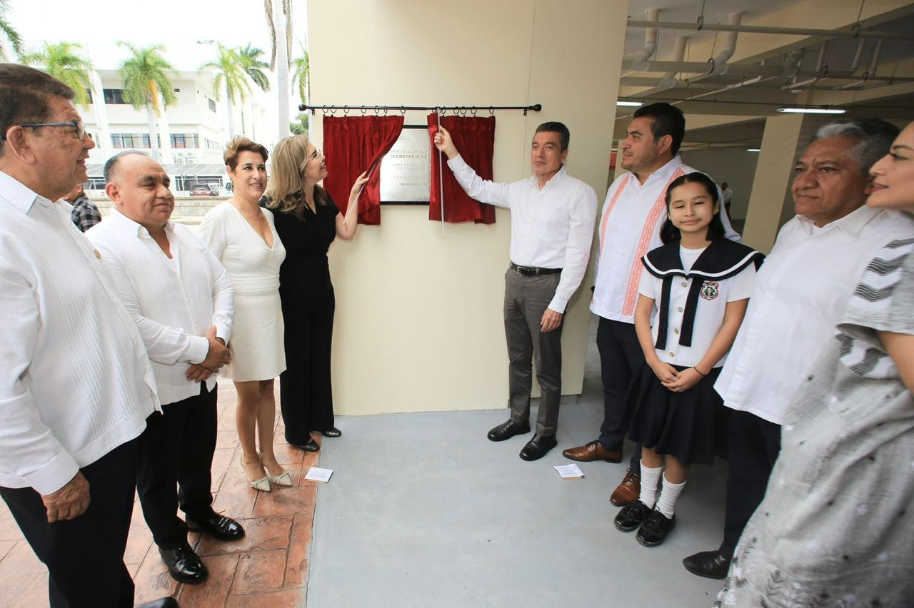 Rutilio Escandón inaugura edificio administrativo de la Secretaría de Educación y arranca entrega de mobiliario a escuelas 