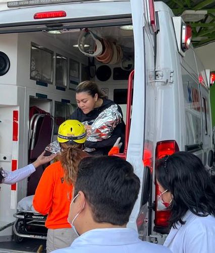 Médicos del sistema de salud estatal salvan la vida de una niña recién nacida abandonada 