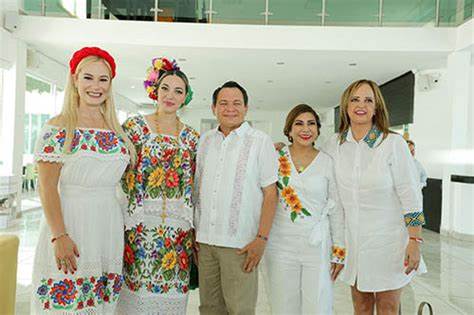 Mujeres en yucatán se suman al movimiento “por ella, por todas” en apoyo a Claudia Sheinbaum y a Huacho Díaz Mena