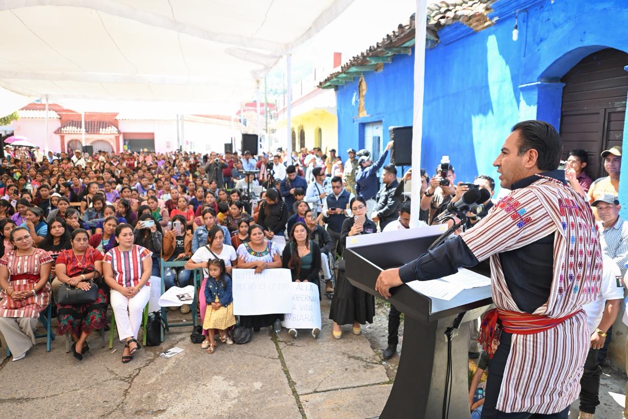 Eduardo Ramírez impulsa la paz y el bienestar de las mujeres en Pantelhó 