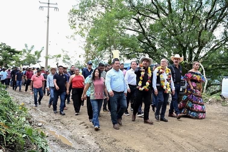 Eduardo Ramírez impulsa obras y acciones para el bienestar de las familias de Amatán e Ixhuatán 