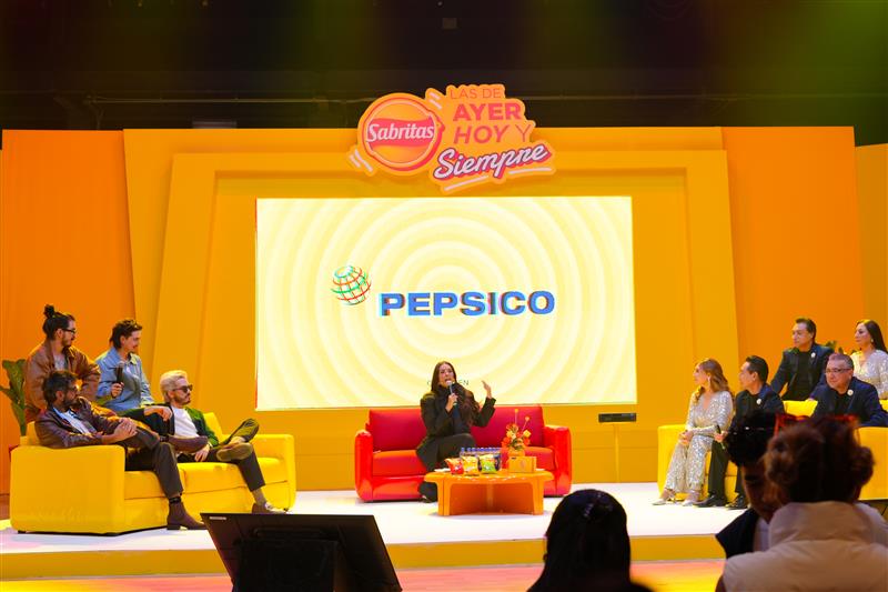 Sabritas® celebra el disfrute que nunca pasa de moda con “Las de ayer, hoy y siempre®” a lado de dos íconos musicales.