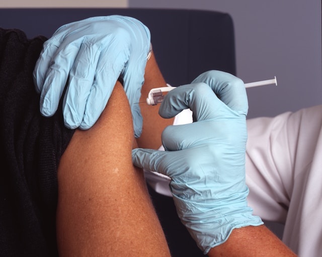 Vacunación universal contra la influenza: protege, reduce riesgos y genera ahorros 