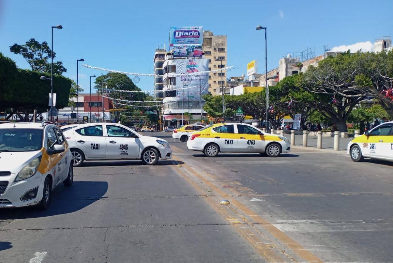Piden taxistas orden y aplicación de la ley a “pulpos” y plataformas