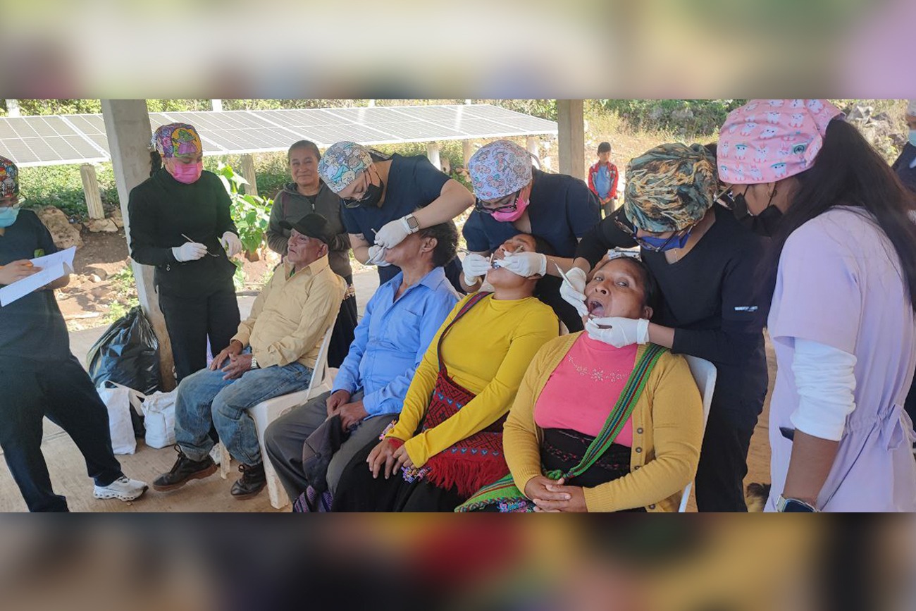 Llevan salud y energía sostenible a Tierra Colorada 