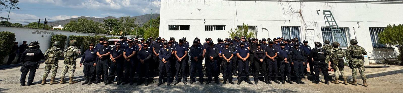 Liberan a 95 policías acusados de usurpar funciones. 