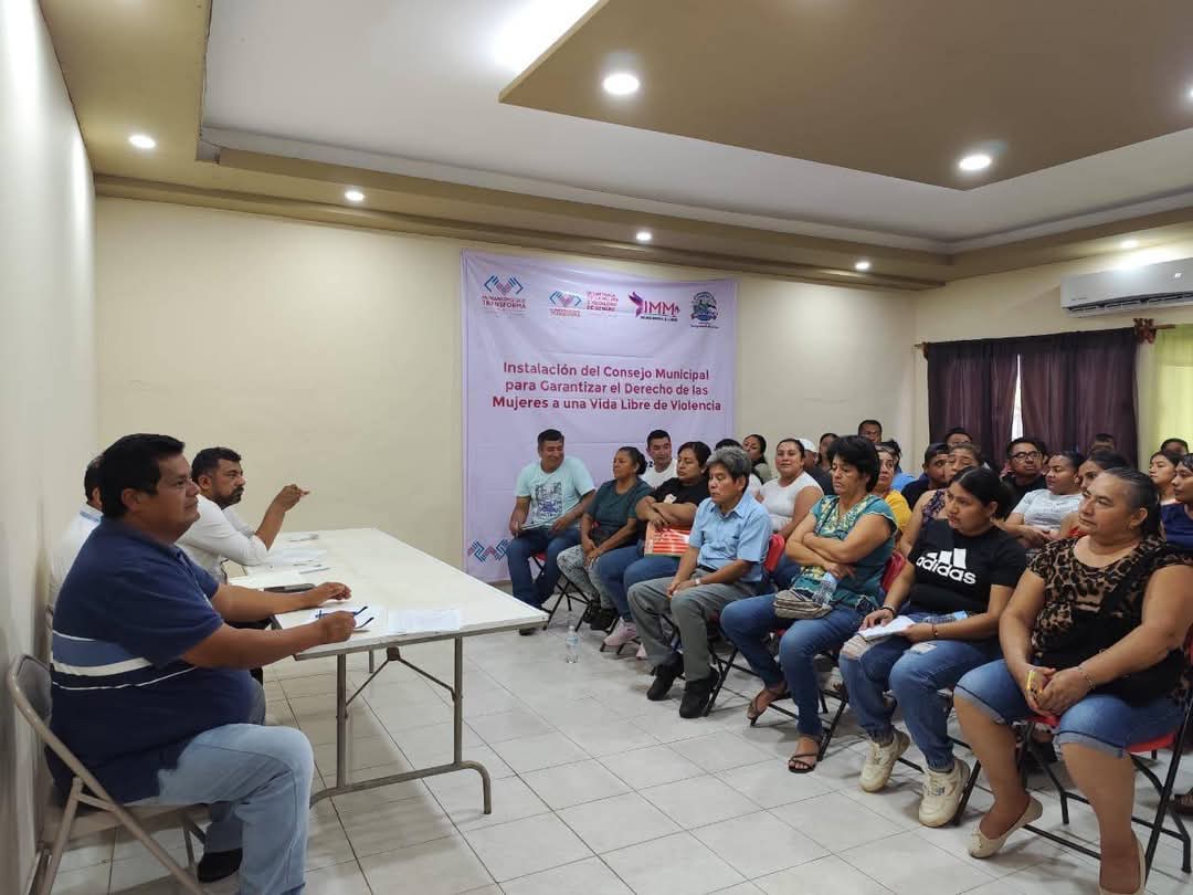 Habitantes de Mezcalapa hartos del pésimo servicio de CFE.
