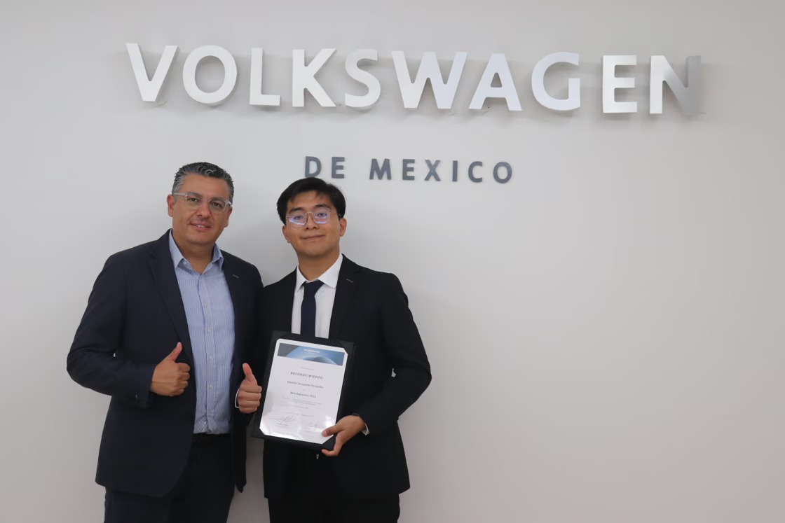 Volkswagen de México reconoce a Eduardo Tecuapetla como Best Apprentice 2025 del Grupo Volkswagen 