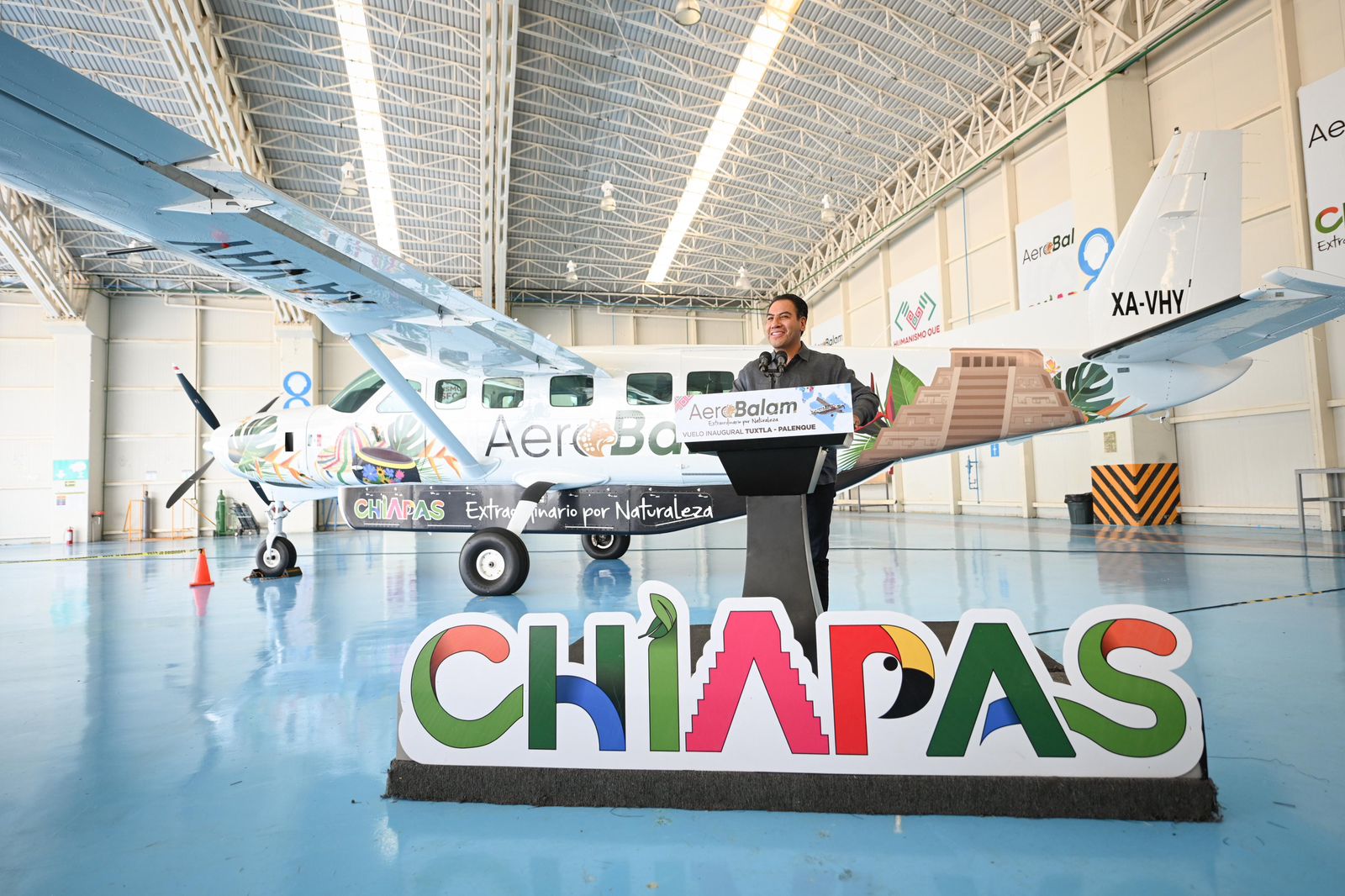 Eduardo Ramírez inaugura Aerobalam Tuxtla-Palenque para conectar a Chiapas y promover el turismo 