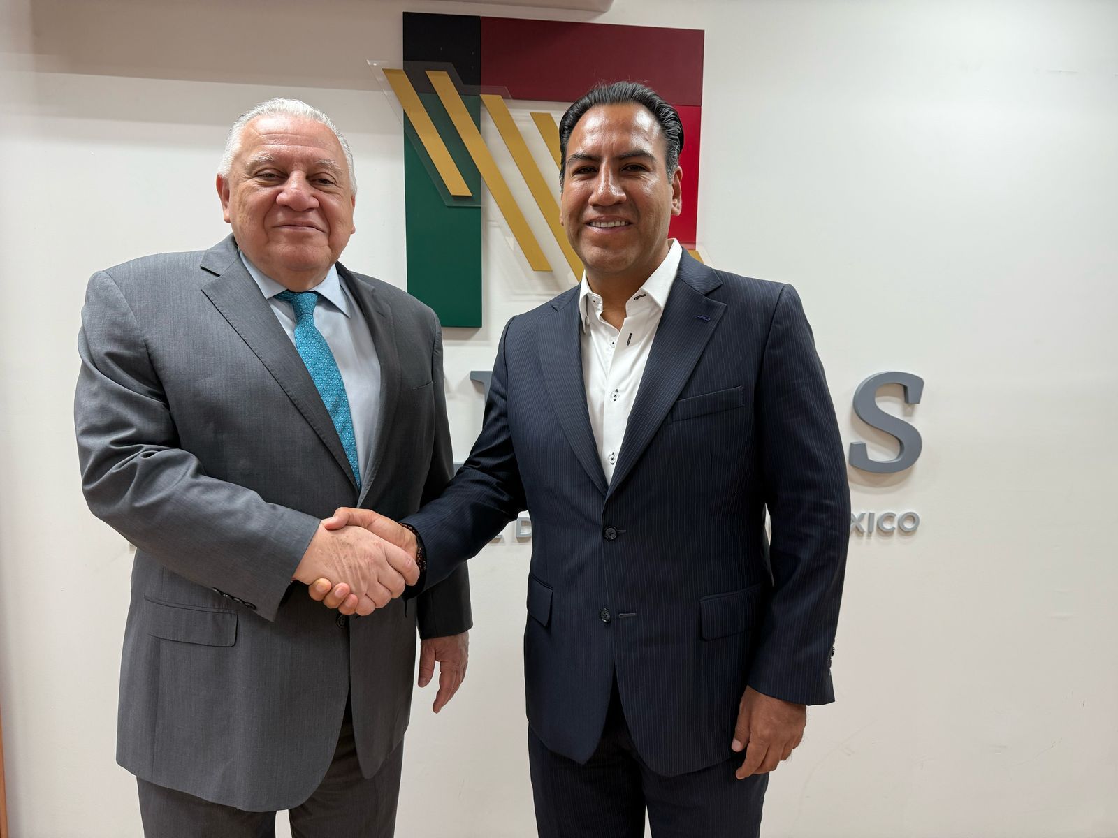 Eduardo Ramírez gestiona recinto fiscal estratégico para Aeropuerto Internacional Ángel Albino Corzo 