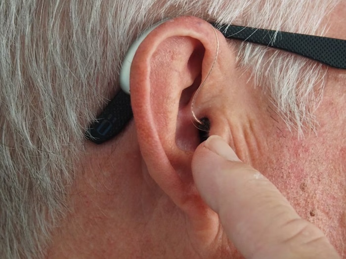 Presbiacusia: trastorno auditivo común en personas de la tercera edad 