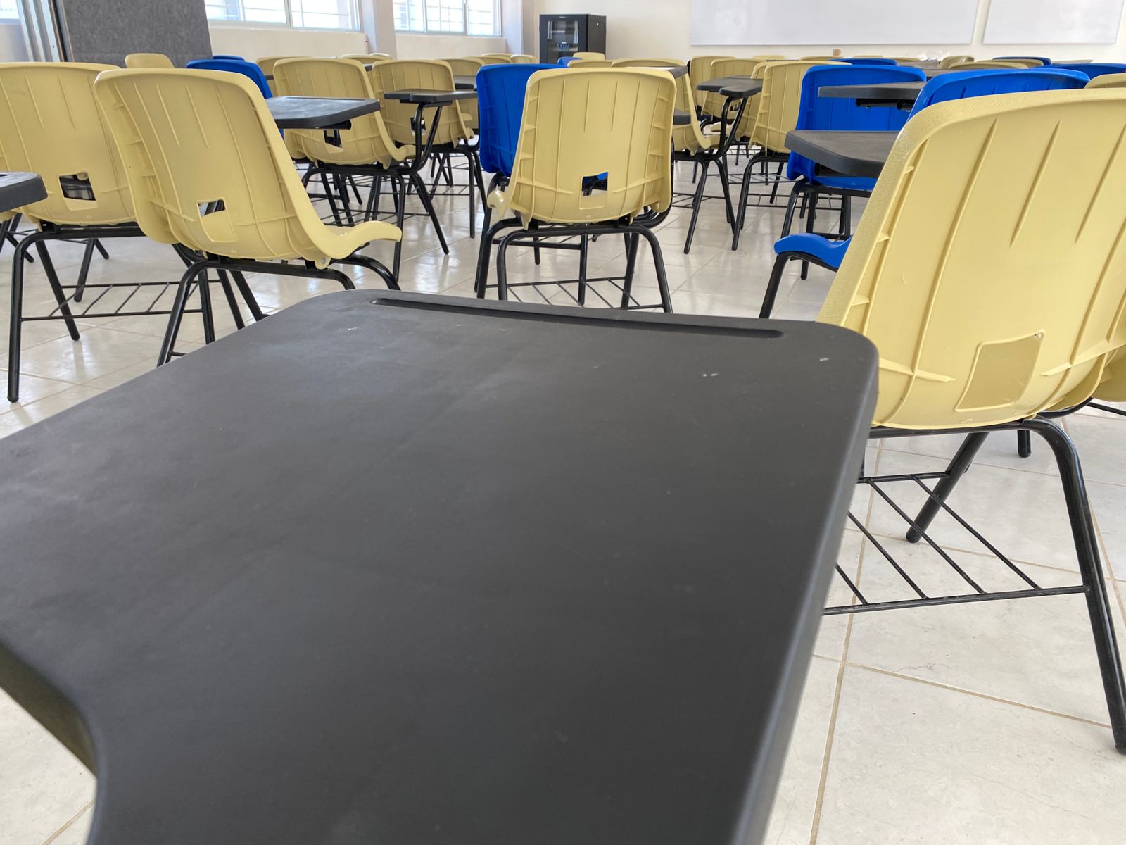 Más de 100 escuelas reabrieron después de ser acechadas por crimen