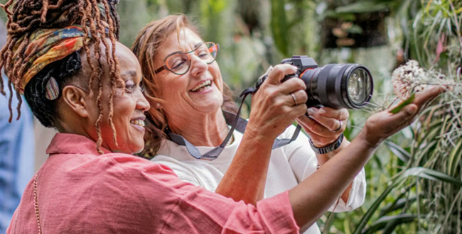 Hipoacusia en mujeres: una conversación que vale la pena escuchar