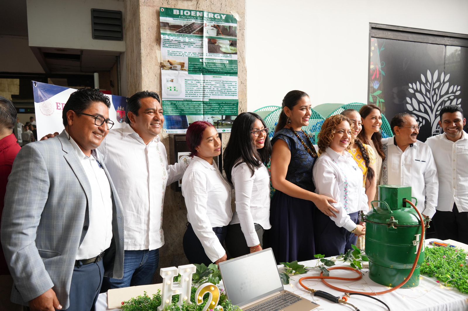 Impulsan a estudiantes en la Feria de la Juventud Chiapaneca 2026, en el Marco del Día Mundial de la Creatividad y la Innovación