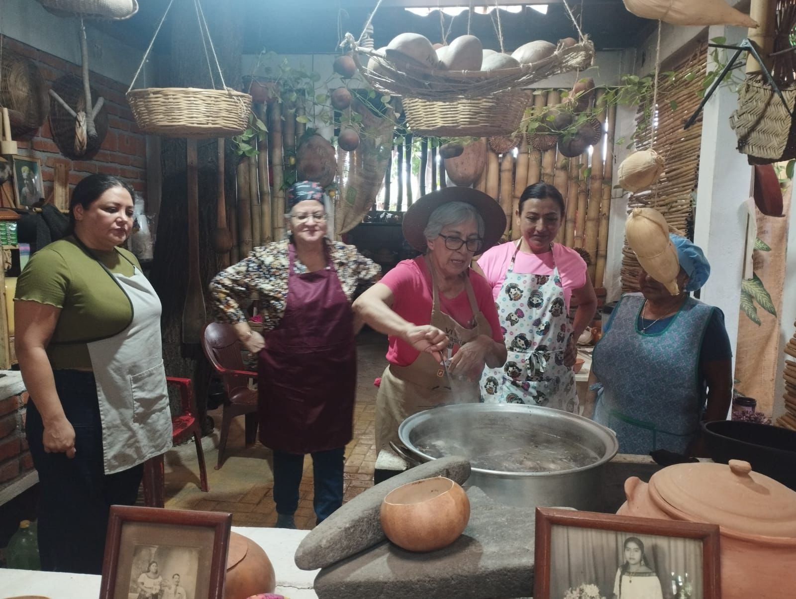 Saberes que se cocinan: taller de “sispolá” fortalece la cocina zoque en Tuxtla