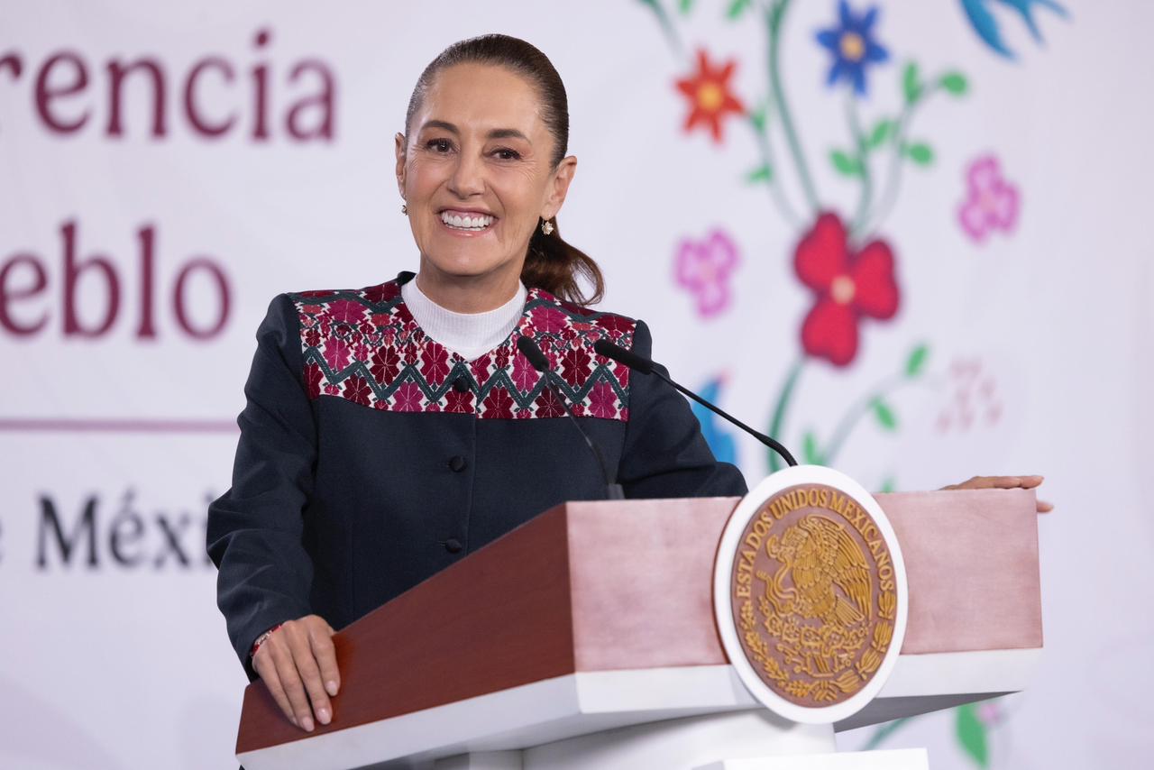 VAMOS MUY ADELANTADOS EN CONSTRUCCIÓN DE TRENES, EL OBJETIVO ES INAUGURAR CDMX-PACHUCA Y CDMX-QUERÉTARO EN 2027: PRESIDENTA CLAUDIA SHEINBAUM; SE HAN LIBERADO MÁS DE 28 MILLONES DE M2 DE DERECHO DE VÍA