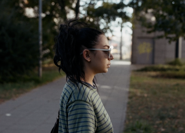 La estrella pop Charli XCX protagoniza y escribe 
