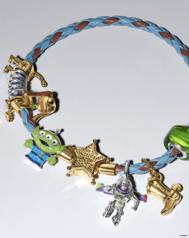 PANDORA CELEBRA LA AMISTAD COMO LA HISTORIA QUE SIEMPRE NOS ACOMPAÑA