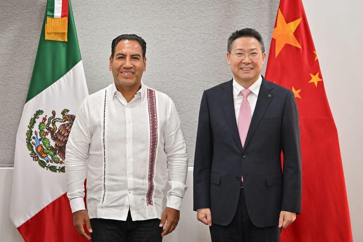 Eduardo Ramírez se reúne con el embajador Extraordinario y Plenipotenciario de China en México, Chen Daojiang