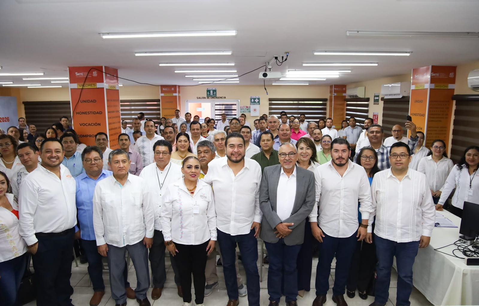 Arranca proceso de cambios de centro de trabajo para docentes de primaria en Chiapas