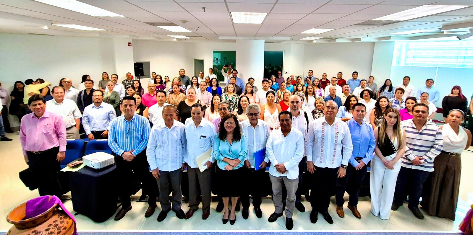 𝗙𝗼𝗿𝗼 𝗱𝗲 𝗘𝘅𝗿𝗲𝗰𝘁𝗼𝗿𝗲𝘀 𝗱𝗲 𝗨𝗡𝗜𝗖𝗔𝗖𝗛 𝗿𝗲𝘂́𝗻𝗲 𝗲𝘅𝗽𝗲𝗿𝗶𝗲𝗻𝗰𝗶𝗮 𝘆 𝘃𝗶𝘀𝗶𝗼́𝗻 𝗽𝗮𝗿𝗮 𝗳𝗼𝗿𝘁𝗮𝗹𝗲𝗰𝗲𝗿 𝗲𝗹 𝗳𝘂𝘁𝘂𝗿𝗼 𝘂𝗻𝗶𝘃𝗲𝗿𝘀𝗶𝘁𝗮𝗿𝗶𝗼