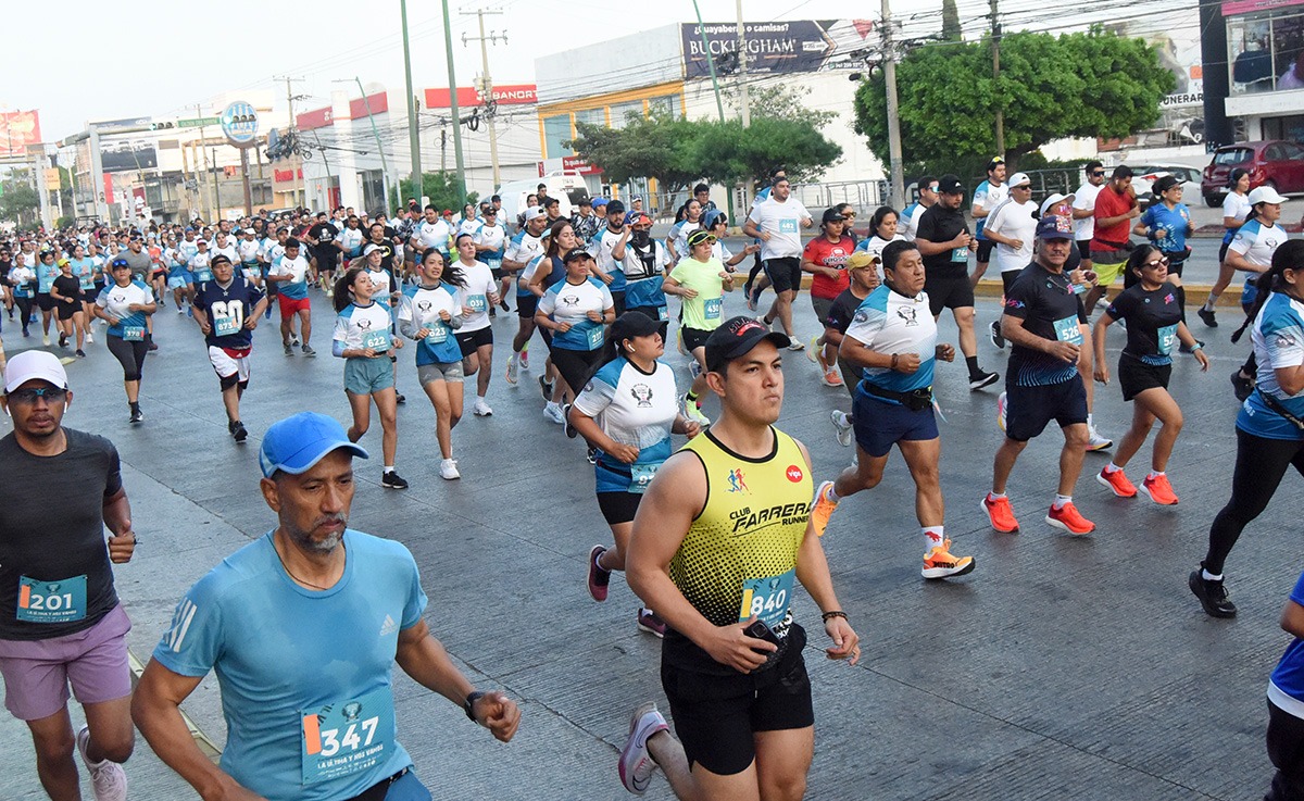 Más de mil 400 corredoras y corredores en la carrera pedestre de 5 y 10 kilómetros 