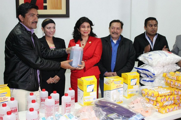 Entrega la Fundación Manuel Velasco Suárez ayuda a la Cruz Roja Mexicana