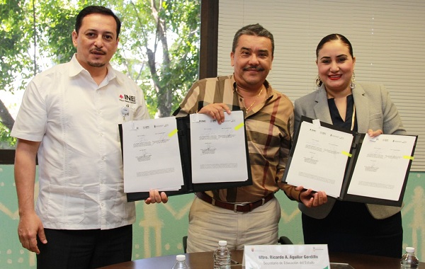Firman convenio de colaboración el IEPC y el INE con la Secretaría de Educación