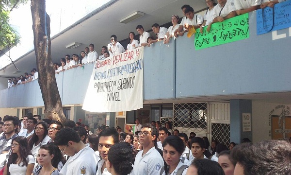 Tras manifestación alumnos de la UNACH logran espacio para realizar internado.