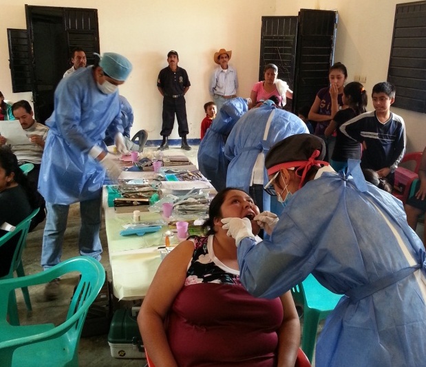 Unidad Móvil Odontológica de UNICACH llega a Tecpatán